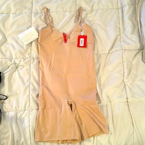NEW SPANX SHAPE-WEAR